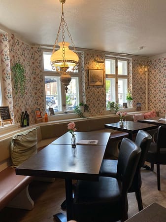 Det hyggelige interiør på Café Silas, Varde